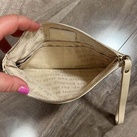 🔥🔥KATE SPADE Parent Leather Wrislet
